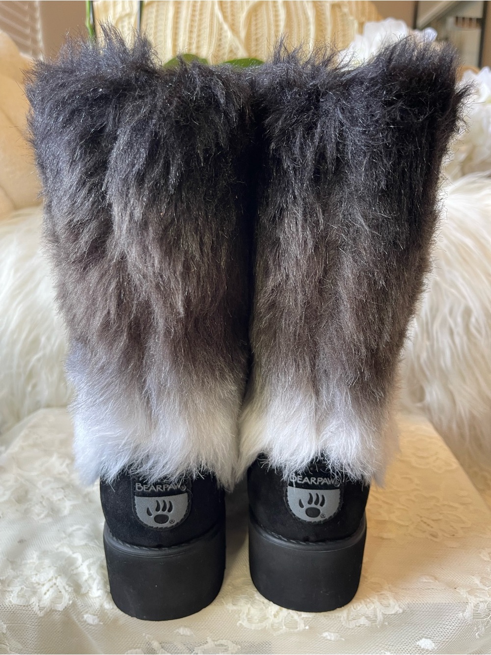 BEARPAW Like New Regina Suede Faux Fur Ombré Boots MSRP$120 - Picture 3 of 7